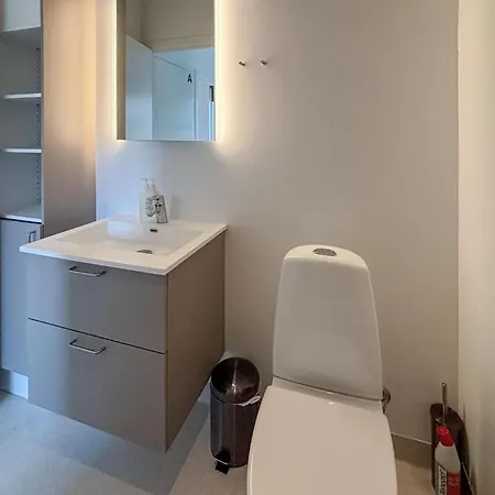 2 Bedroom Cozy In 바이엔